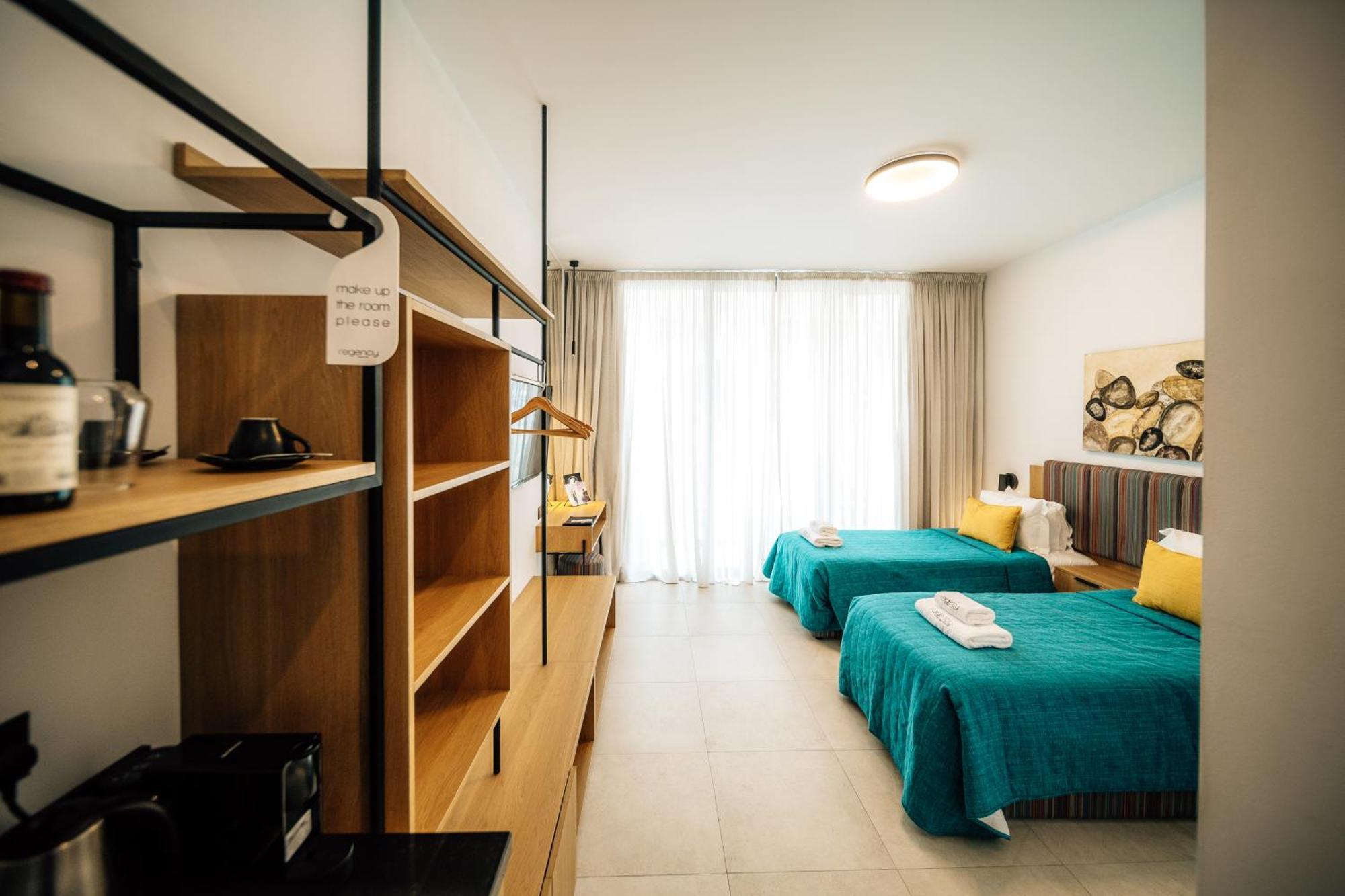 Regency Boutique Hotel Holiday Suites بافوس الغرفة الصورة